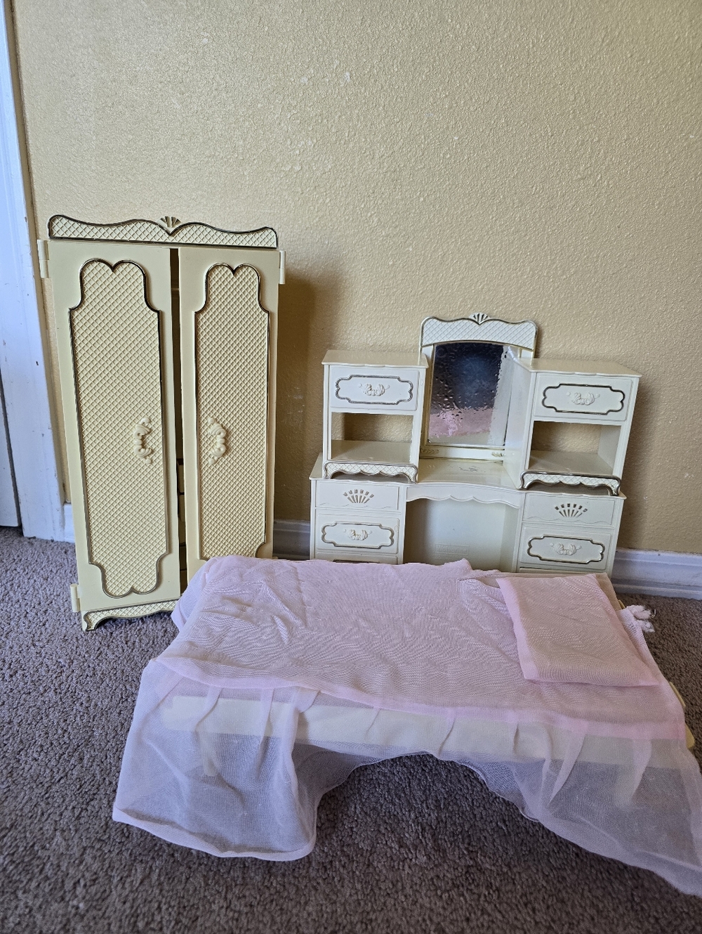 Vintage 1960s Wolverine Barbie Bedroom Furniture 5-Piece Set